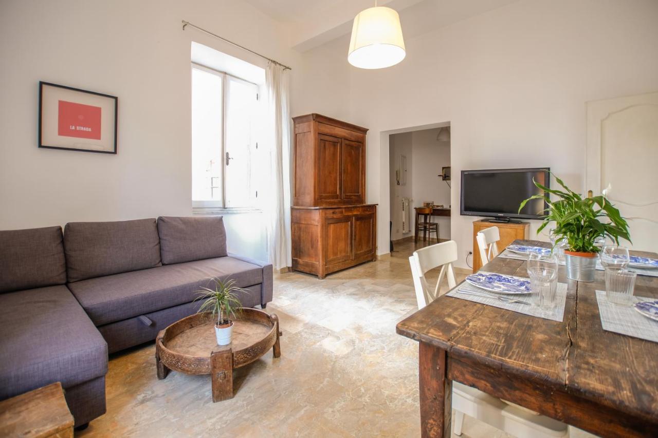 Spacious Apartment With Big Terrace At Colosseum Roma Ngoại thất bức ảnh