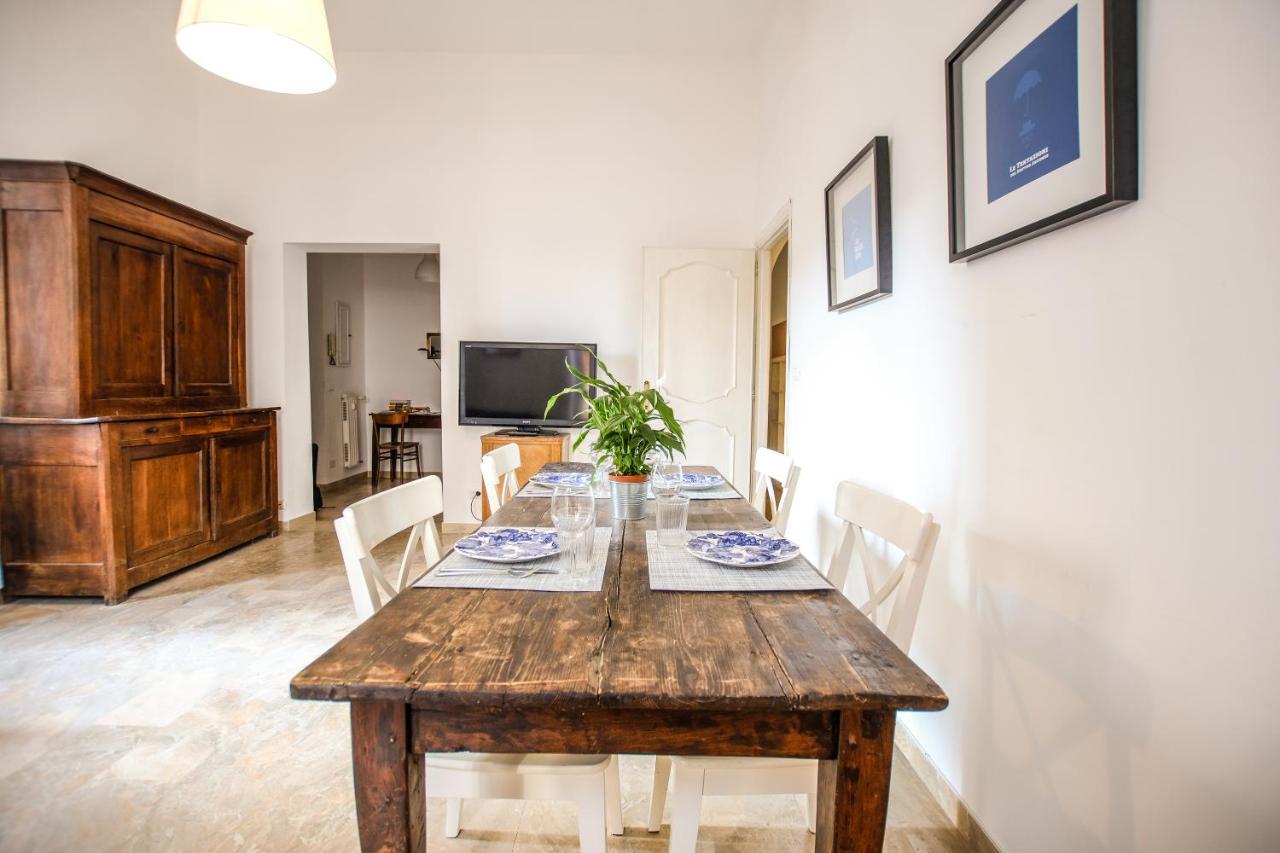 Spacious Apartment With Big Terrace At Colosseum Roma Ngoại thất bức ảnh