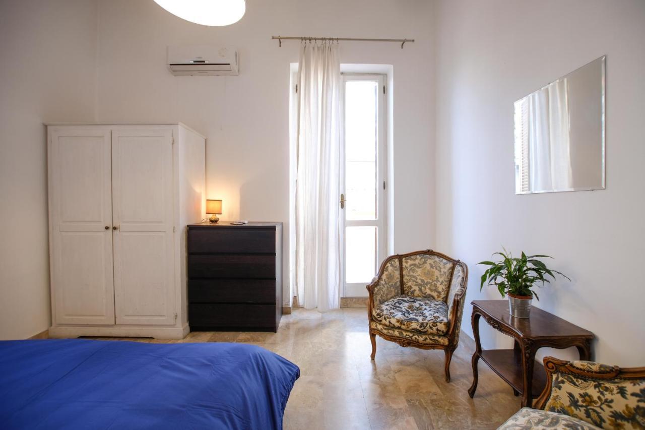Spacious Apartment With Big Terrace At Colosseum Roma Ngoại thất bức ảnh