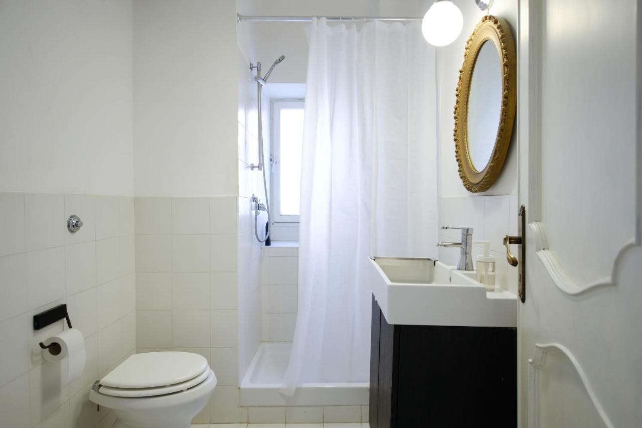 Spacious Apartment With Big Terrace At Colosseum Roma Ngoại thất bức ảnh