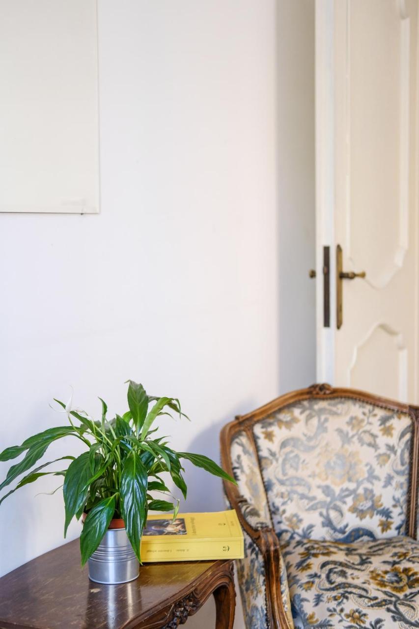 Spacious Apartment With Big Terrace At Colosseum Roma Ngoại thất bức ảnh