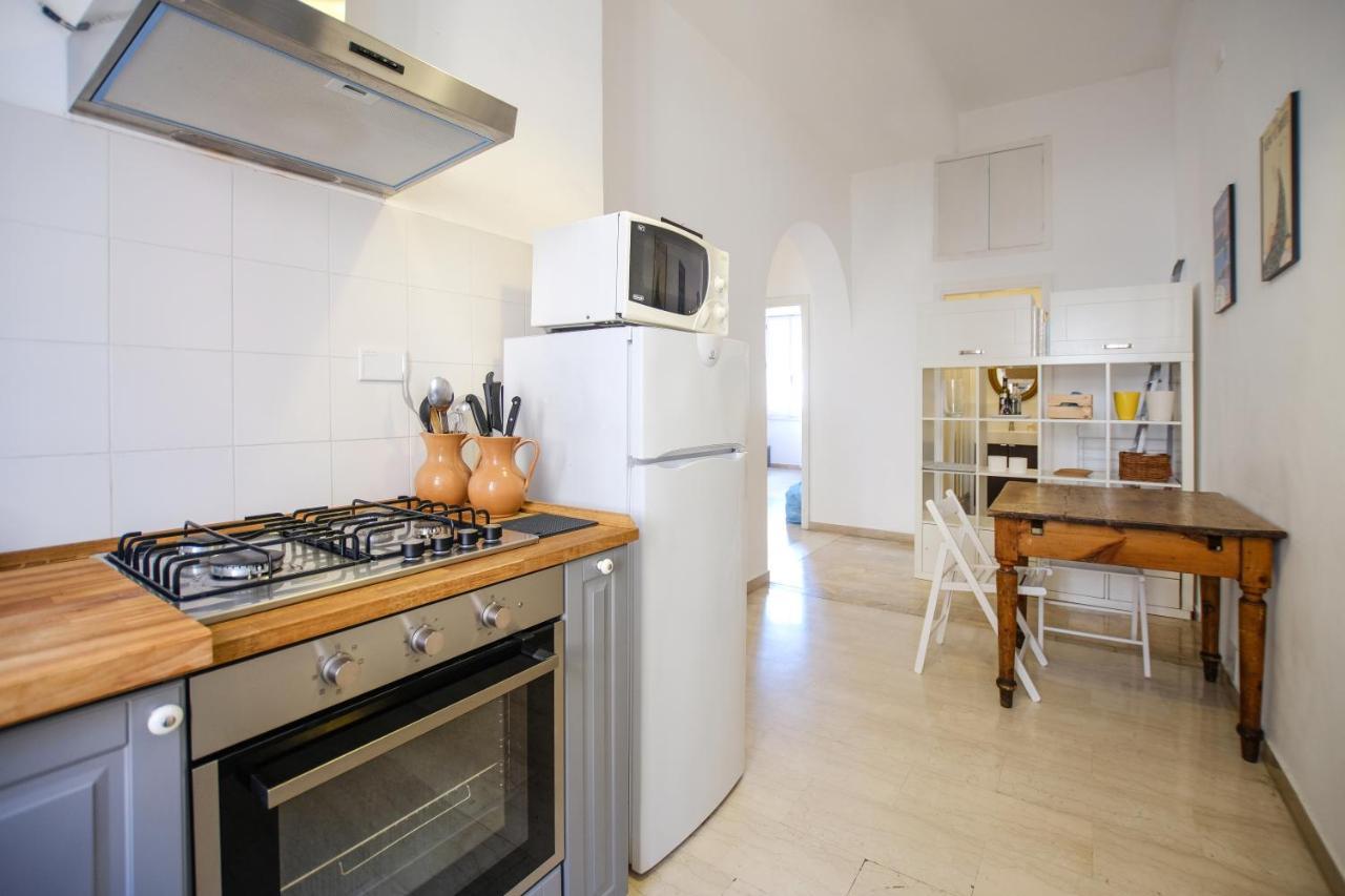 Spacious Apartment With Big Terrace At Colosseum Roma Ngoại thất bức ảnh